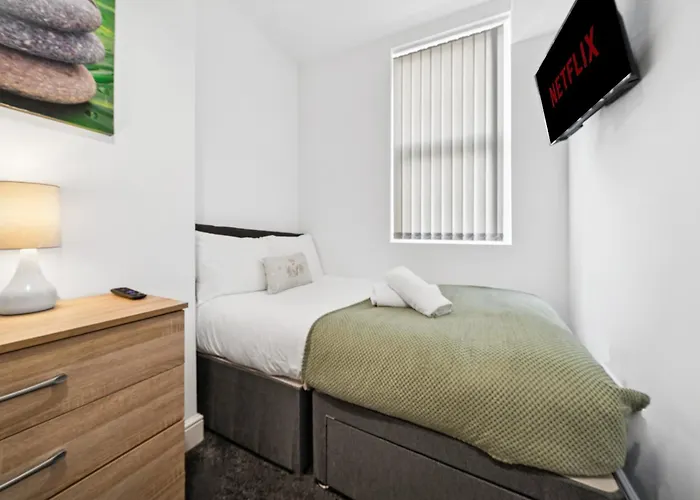 The Belle Spacious 6 Bedroom By Altoluxo Short Lets & Serviced With Free Wifi & Parking Daire Bristol