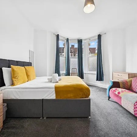 アパート The Belle Spacious 6 Bedroom By Altoluxo Short Lets & Serviced With Free Wifi & Parking