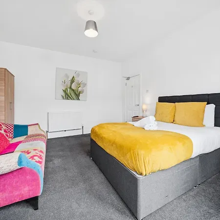 The Belle Spacious 6 Bedroom By Altoluxo Short Lets & Serviced With Free Wifi & Parking Apartmán