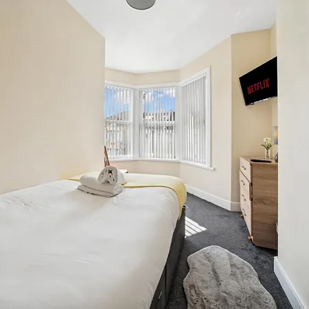 アパート The Belle Spacious 6 Bedroom By Altoluxo Short Lets & Serviced With Free Wifi & Parking *