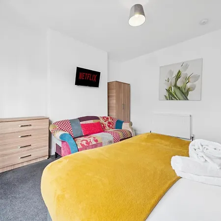 The Belle Spacious 6 Bedroom By Altoluxo Short Lets & Serviced With Free Wifi & Parking *