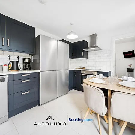 アパート The Belle Spacious 6 Bedroom By Altoluxo Short Lets & Serviced With Free Wifi & Parking *