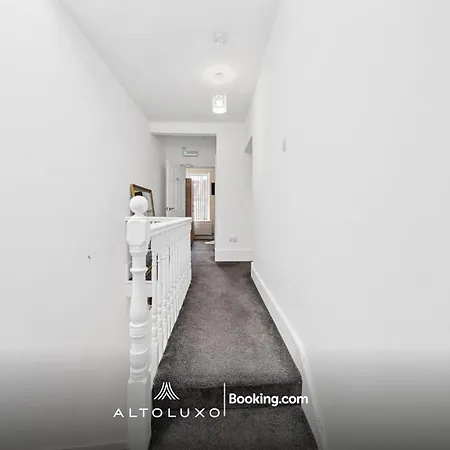 アパート The Belle Spacious 6 Bedroom By Altoluxo Short Lets & Serviced With Free Wifi & Parking ブリストル