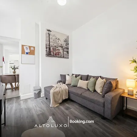 The Belle Spacious 6 Bedroom By Altoluxo Short Lets & Serviced With Free Wifi & Parking * ブリストル