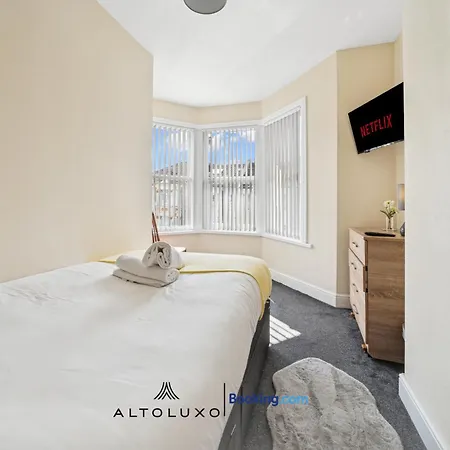 The Belle Spacious 6 Bedroom By Altoluxo Short Lets & Serviced With Free Wifi & Parking アパート ブリストル