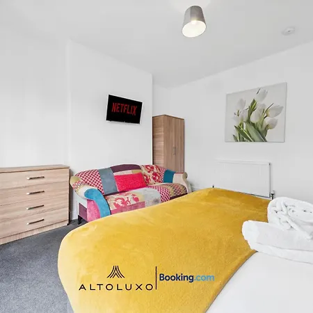 The Belle Spacious 6 Bedroom By Altoluxo Short Lets & Serviced With Free Wifi & Parking アパート *