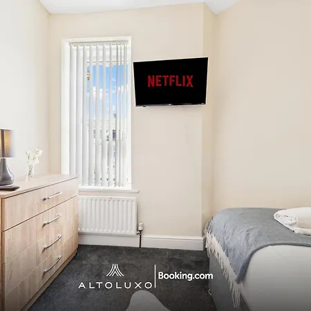 アパート The Belle Spacious 6 Bedroom By Altoluxo Short Lets & Serviced With Free Wifi & Parking