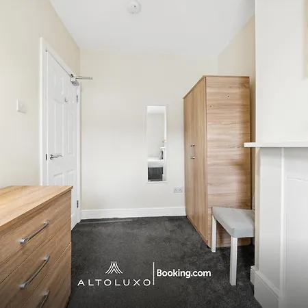 アパート The Belle Spacious 6 Bedroom By Altoluxo Short Lets & Serviced With Free Wifi & Parking *