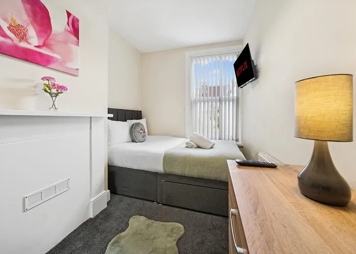 アパート The Belle Spacious 6 Bedroom By Altoluxo Short Lets & Serviced With Free Wifi & Parking