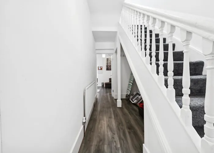 Lägenhet The Belle Spacious 6 Bedroom By Altoluxo Short Lets & Serviced With Free Wifi & Parking