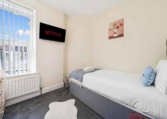 The Belle Spacious 6 Bedroom By Altoluxo Short Lets & Serviced With Free Wifi & Parking Apartman