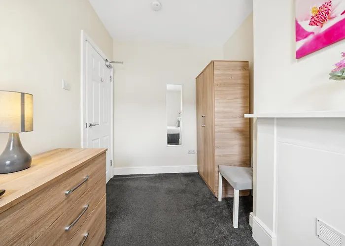 The Belle Spacious 6 Bedroom By Altoluxo Short Lets & Serviced With Free Wifi & Parking Apartman *