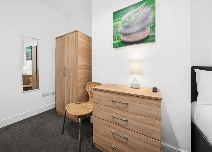 Lägenhet The Belle Spacious 6 Bedroom By Altoluxo Short Lets & Serviced With Free Wifi & Parking