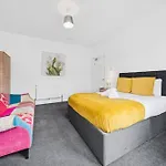 The Belle Spacious 6 Bedroom By Altoluxo Short Lets & Serviced With Free Wifi & Parking Appartement