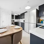 The Belle Spacious 6 Bedroom By Altoluxo Short Lets & Serviced With Free Wifi & Parking Appartement