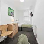 The Belle Spacious 6 Bedroom By Altoluxo Short Lets & Serviced With Free Wifi & Parking Bristol